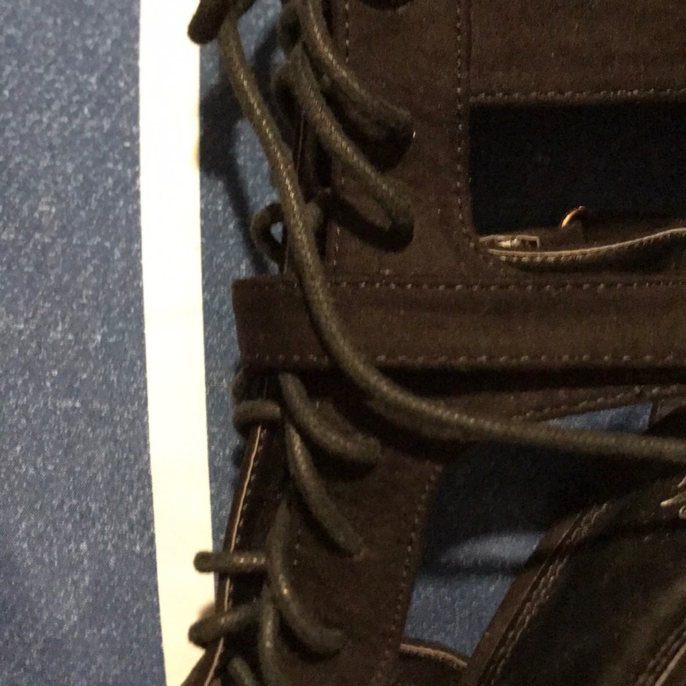 Heels - Picture 3 of 4